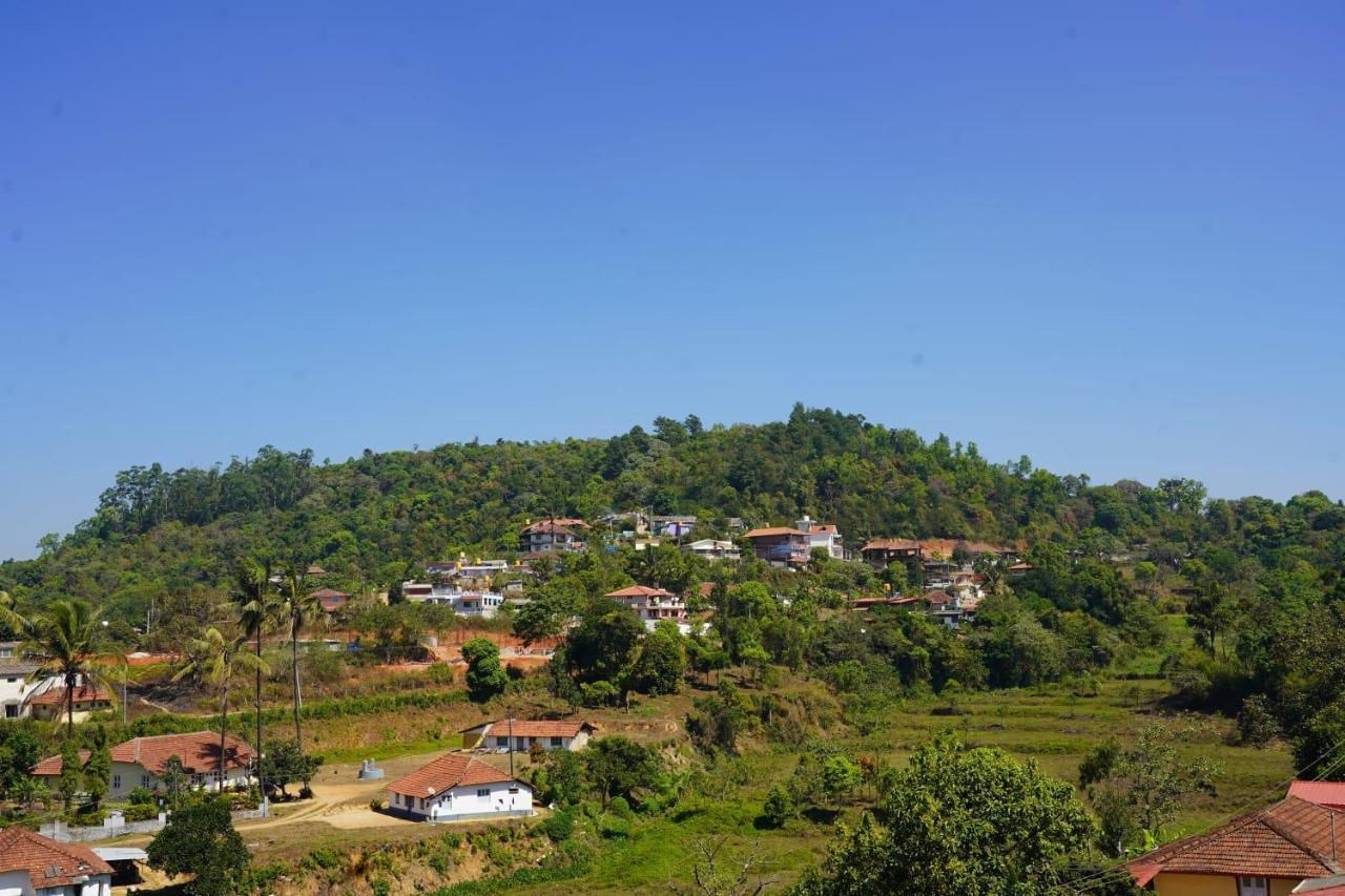 מדיקרי Royal Coorg Guest House מראה חיצוני תמונה