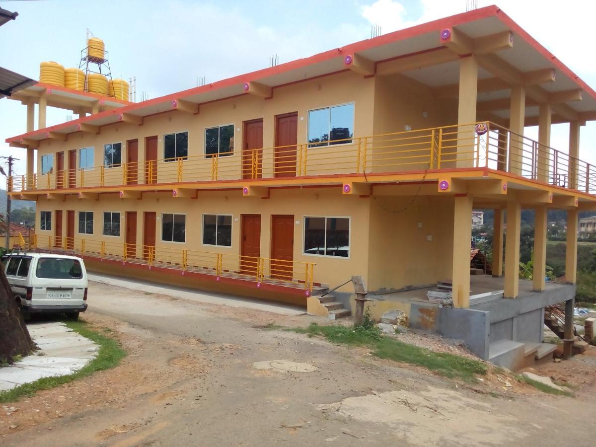 מדיקרי Royal Coorg Guest House מראה חיצוני תמונה